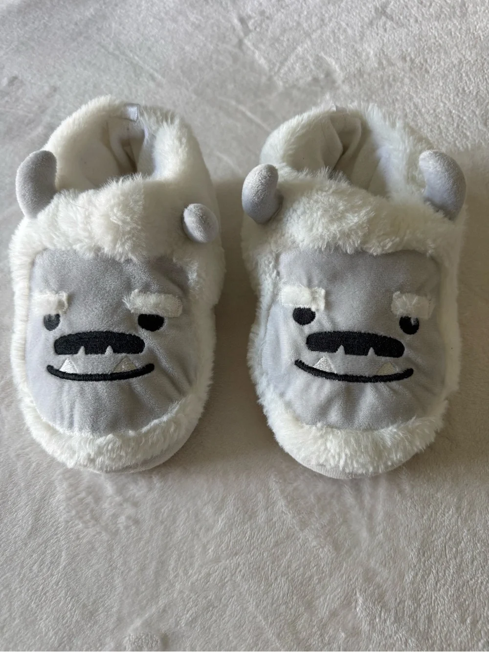 Old Navy Cozy Plush Animal Slippers - White and Light Gray